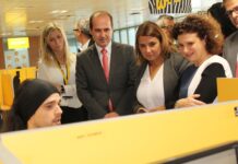 La Junta firma un convenio con la EOI y Orange para formar a ciudadanía y empresarios en economía digital