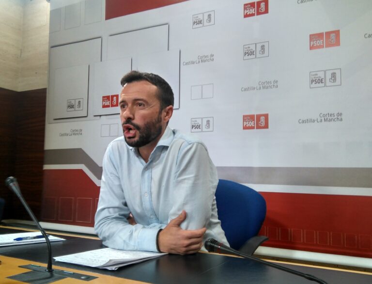 PSOE ve falta de “transparencia” y “un blindaje” a la industria farmacéutica el convenio impuesto por Rajoy a las CCAA PSOE ve falta de “transparencia” y “un blindaje” a la industria farmacéutica el convenio impuesto por Rajoy a las CCAA