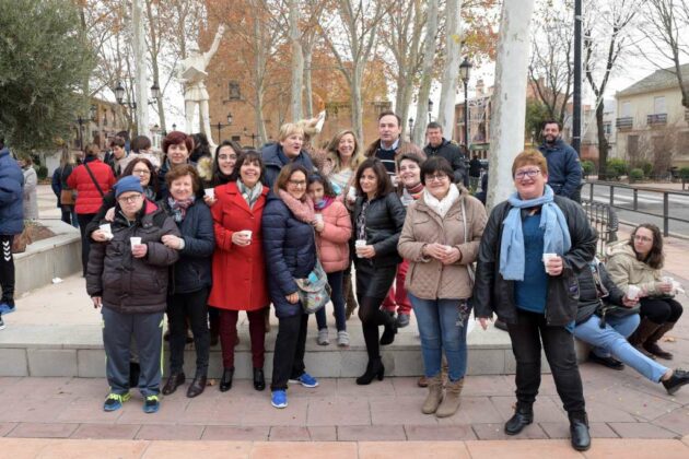 Cerca de 200 personas participaron en las Choco-Campanadas Solidarias