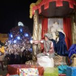 La ilusión de los niños y niñas pudo con la amenaza de lluvia y el frío en la Cabalgata de Reyes