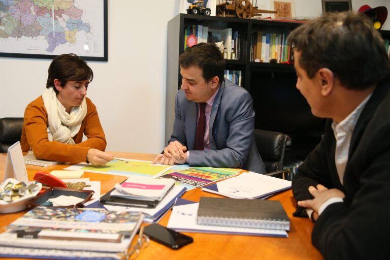 ¿Por qué el Consejo de Seguridad Nuclear no envía los informes necesarios sobre Villar de Cañas?