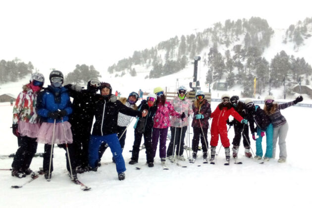 Setenta amantes de la nieve viajaron con el IES y el Ayuntamiento de Argamasilla de Alba a Andorra
