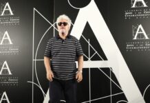 Carmena propone nombrar hijos adoptivos de Madrid a Pedro Almodóvar y Raphael