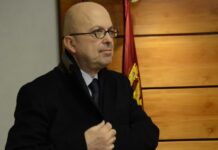 Piden responsabilidades a Nacho Villa por perdonar 90.000 euros de multa a una empresa tras reformas en la televisión regional