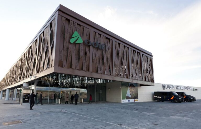 Unos 400 albaceteños exigen un tren Avant para acudir a trabajar a Cuenca o Madrid