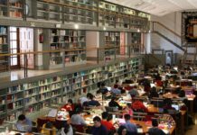 La Biblioteca de C-LM quiere vestir sus instalaciones con ganchillo