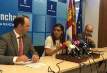 El 60 por ciento de las 25 primeras medidas incluidas en el Plan Dignifica ya están implantadas en los centros sanitarios de la región