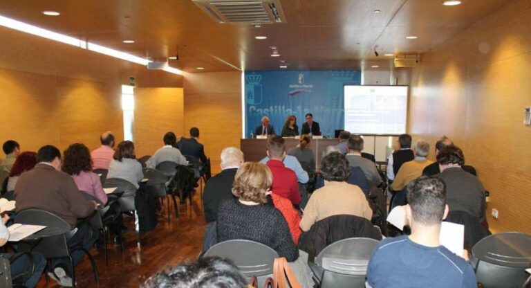 La Junta forma en 23 jornadas a cerca de 1.500 cargos electos municipales desde el inicio de la legislatura La Junta forma en 23 jornadas a cerca de 1.500 cargos electos municipales desde el inicio de la legislatura
