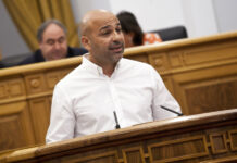 García Molina valora el apoyo de los sanitarios de Puertollano en favor de los ginecólogos