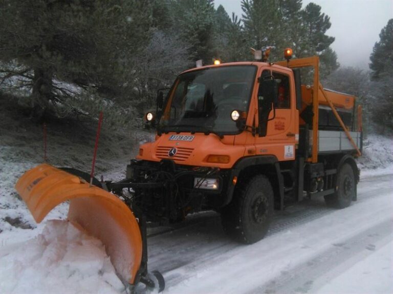 Cortada la carretera CM-2106 entre Cañete y Valdemeca (Cuenca) por acumulación de nieve