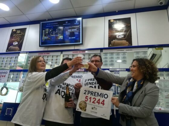 Alegría y emoción en ‘Doña Carmelina’ en el C.C. Imaginalia en Albacete tras caer el Segundo