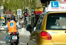 Los examinadores de tráfico convocan huelga indefinida en todas las provincias a partir del 4 de septiembre