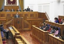 Una triple reunión de la Mesa de las Cortes marcada por el abandono de PP fija para el jueves el debate final de cuentas