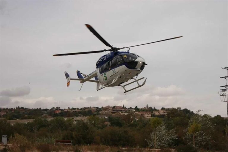 Rescatan a un hombre de 50 años en helicóptero tras sufrir una caída en la Ciudad Encantada de Cuenca