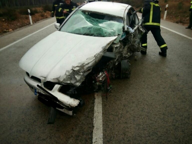 Fallece el conductor de un vehículo después de salirse de la vía en Saceruela