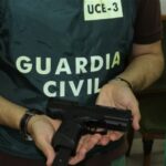 Hallan un cadáver con heridas de arma de fuego en Arenas de San Juan