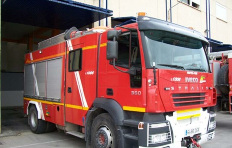 Incendio en el secadero de una empresa de aceite en Buenache de Alarcón (Cuenca)