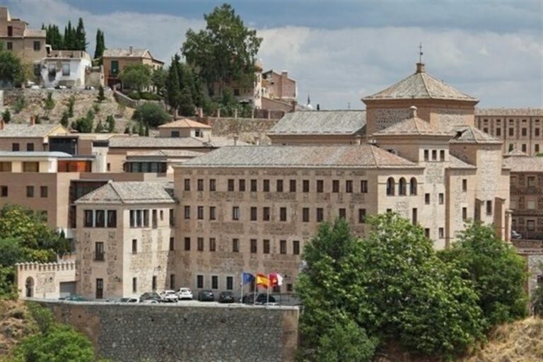 El PP lamenta que C-LM sea la región que “menos va a crecer” en España y el PSOE defiende “el empuje económico de Page”