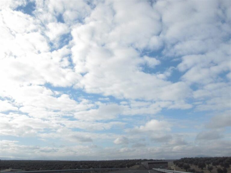 Temperaturas mínimas en descenso y chubascos de madrugada para el jueves en Castilla-La Mancha