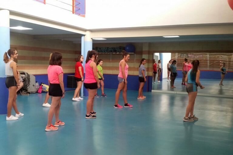 Actividades juveniles con baile, viajes y concursos en Argamasilla de Alba