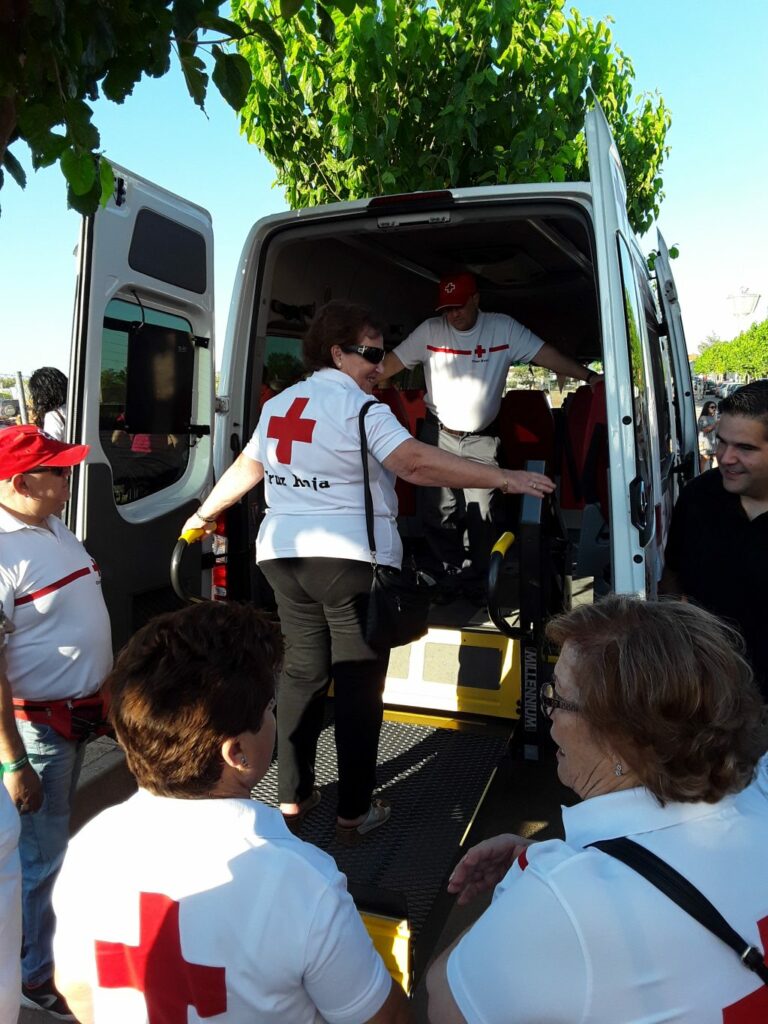 Villanueva de la Fuente tiene nuevo Transporte Adaptado de Cruz Roja