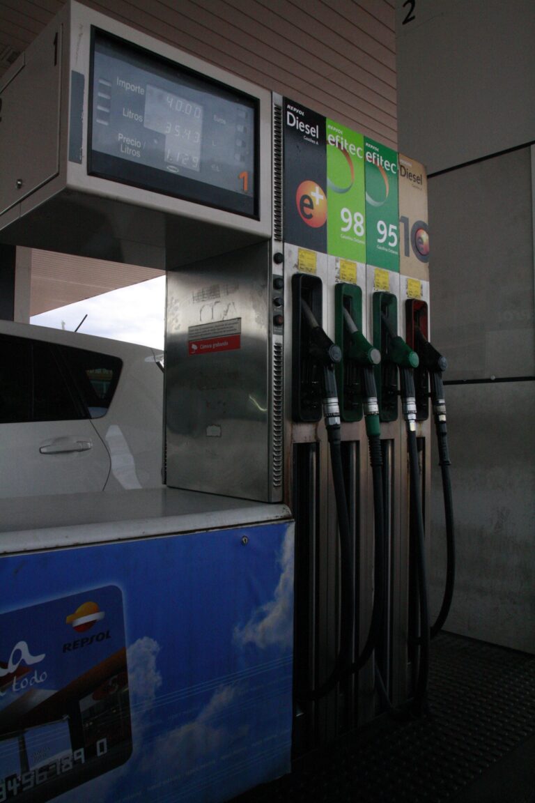 Investigados tres empleados de una gasolinera en Cuenca por el hurto de 700 euros