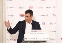 Pedro Sánchez dice intuir cuál será la decisión de Page