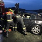 Rescatan el cuerpo de un varón del vehículo caído en el embalse de Contreras