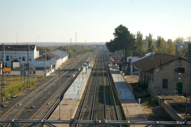 Trasladados hasta Alcázar de San Juan tras un corte ferroviario