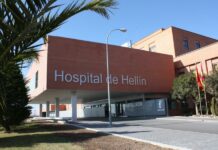 Rescatado un hombre de 57 años tras caer por un barranco de difícil acceso en una aldea de Riópar Albacete