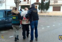 Así robaban a ancianos dándoles un abrazo en plena calle