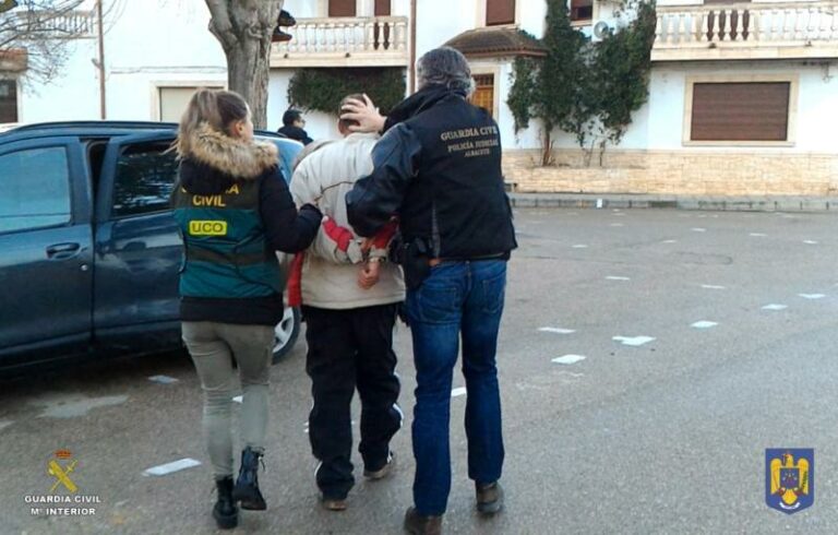 Así robaban a ancianos dándoles un abrazo en plena calle