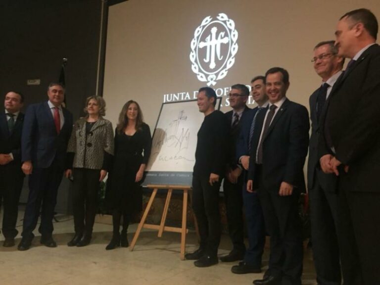 El cartel de la Semana Santa de Cuenca, dedicado al “recuerdo del frío, el olor, la luz, los sonidos y el cansancio”