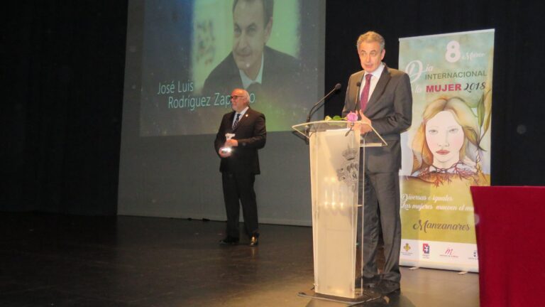 Zapatero afirma en Manzanares que «España es feminista»: «Estamos más cerca de enterrar el machismo»