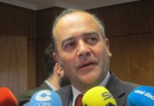 El delegado del Gobierno asegura que él está “cumpliendo” ante la plaga de conejos