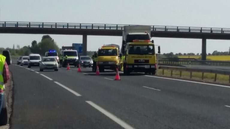 Choque de una furgoneta y un coche en la A-43, en Daimiel