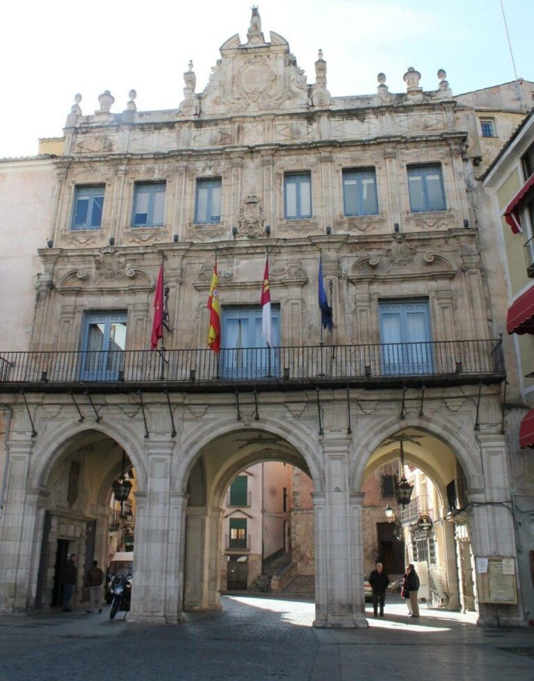 C’s Cuenca pide que la bandera de Barcelona ondee a media asta en el balcón del Ayuntamiento