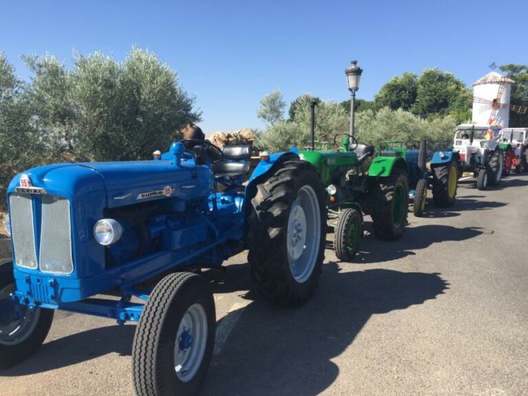 ASAJA Ciudad Real apuesta por la recuperación y conservación de los tractores antiguos