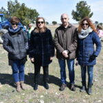 Los niños de Socuéllamos plantan árboles para repoblar el antiguo vertedero