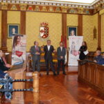 La Cámara y el Ayuntamiento entregan el sello ‘Empresa comprometida con el empleo juvenil’ a una veintena de empresarios de Valdepeñas