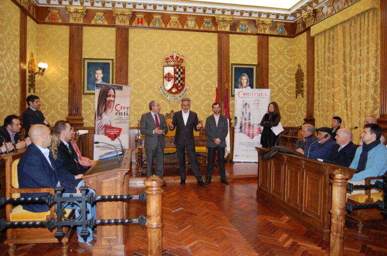 La Cámara y el Ayuntamiento entregan el sello ‘Empresa comprometida con el empleo juvenil’ a una veintena de empresarios de Valdepeñas