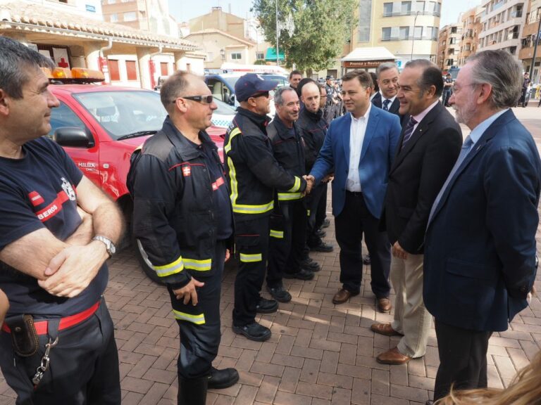 Manuel Serrano destaca la gran labor que realizan los más de 250 profesionales del dispositivo de seguridad para que tengamos una Feria segura