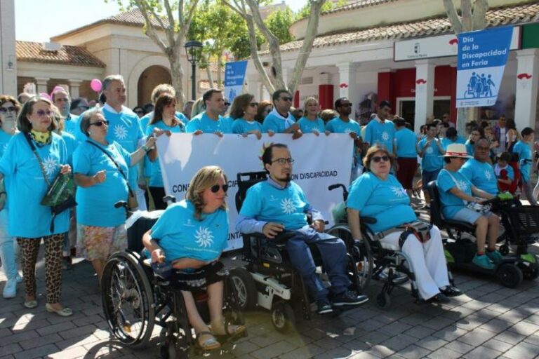 Manuel Serrano ofrece a las personas con discapacidad de Albacete “cercanía, participación, colaboración y escucha activa”