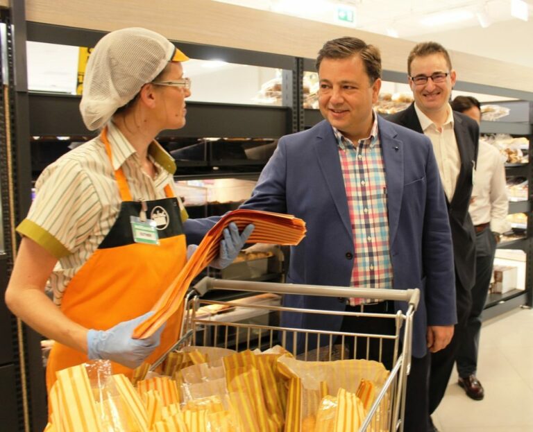 Manuel Serrano agradece a Mercadona su apuesta decidida por Albacete, así como por la generación de empleos estables y de calid