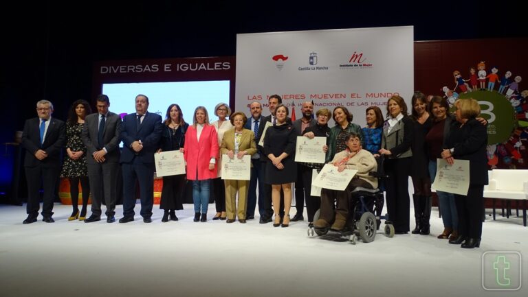 El Gobierno Regional premia en Tomelloso el sacrificio y valentía de las mujeres