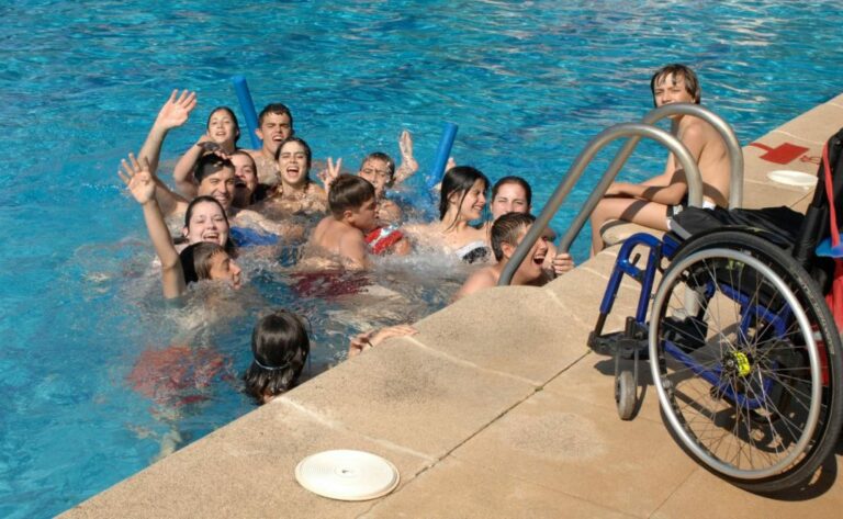 El Hospital Nacional de Parapléjicos da recomendaciones a personas con lesión medular para un verano saludable