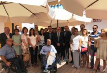 María Gil, Mª Ángeles Martínez y Federico Pozuelo asisten al acto ‘Trabajo, unión y reivindicación’ de las asociaciones de Párkinson