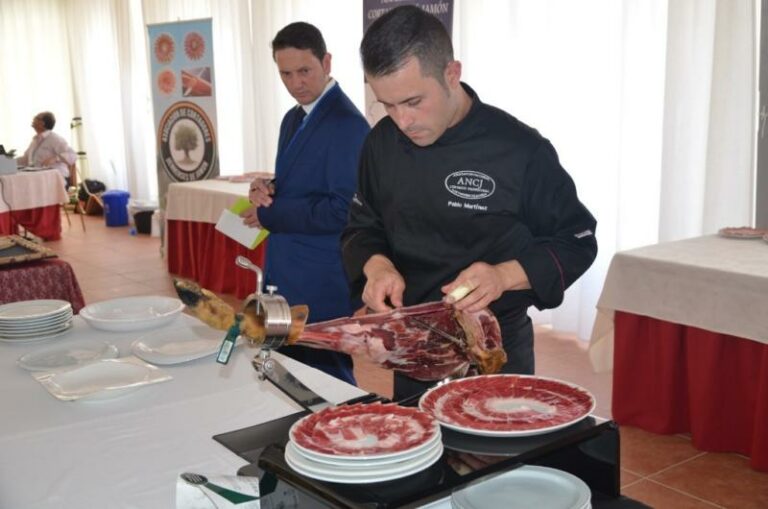 25 aspirantes y un sólo ganador: III Campeonato de Corte de Jamón de Castilla-La Mancha