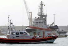 El castellano-manchego Joaquín Acedo, en el barco inmovilizado de Open Arms