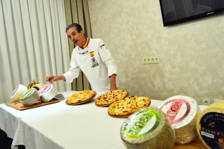 Queso manchego y solidaridad se unen en la nueva pizza de Marquinetti